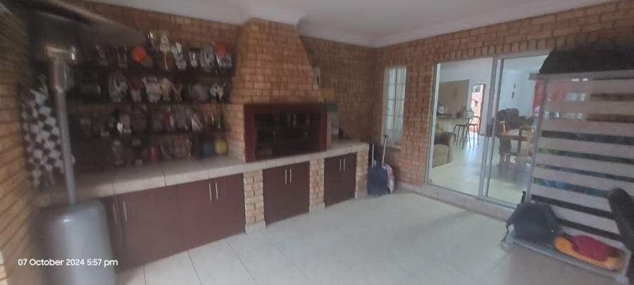 3 Bedroom Property for Sale in Safari Gardens North West